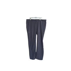 L.L. Bean men’s gray water resistant hiking cargo pants 42 x 32 ￼